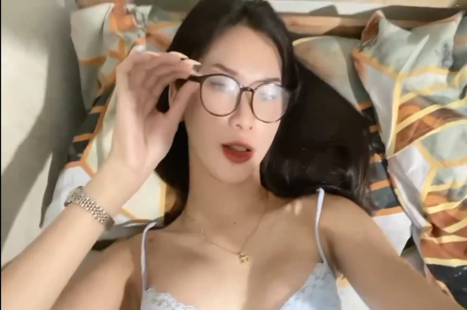 Đẹp gái mông cong nhìn đã thấy vui sướng