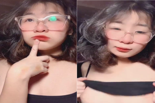 Nàng khoe thân hình nóng bỏng khiến anh ngây ngất